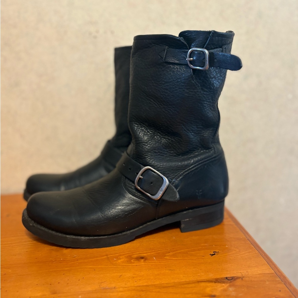 Frye Veronica Short Black Leather Western Slouch Moto
Boot Women’s Size 9.5 - Picture 4 of 11